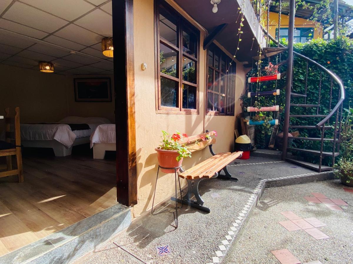 Hostal Alcala Кіто Екстер'єр фото