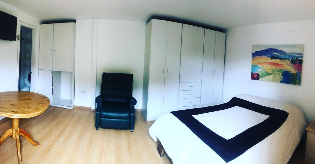Hostal Alcala Кіто Екстер'єр фото