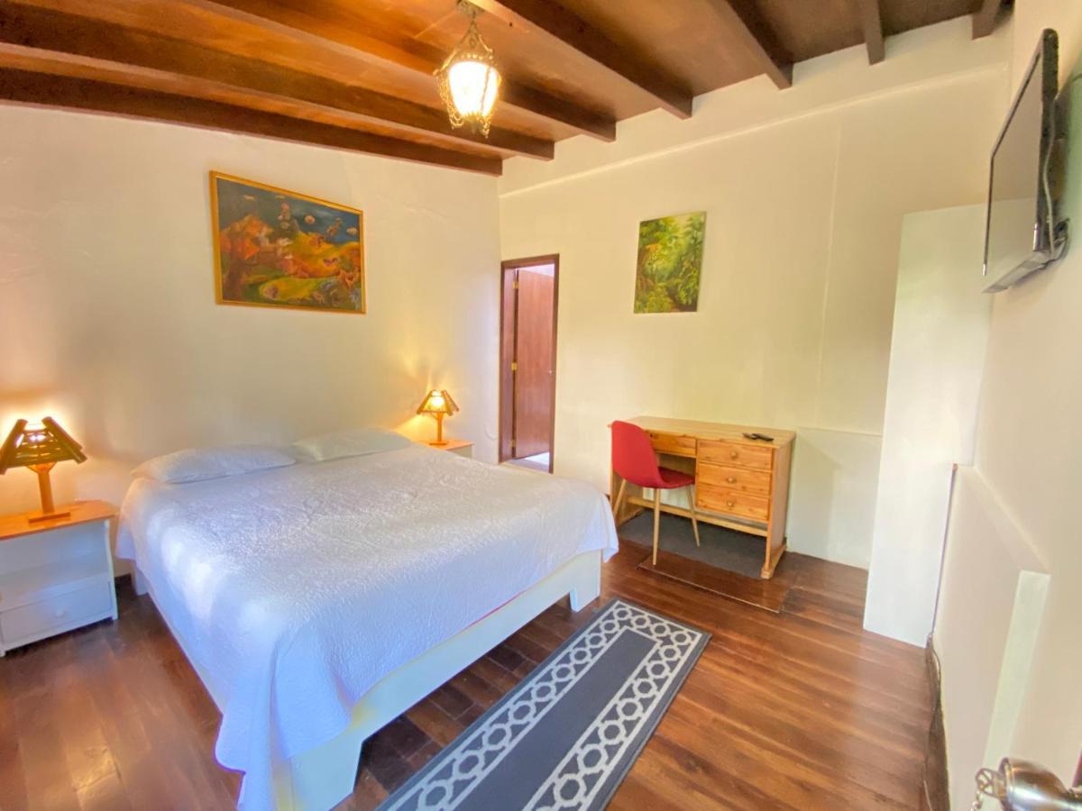 Hostal Alcala Кіто Екстер'єр фото