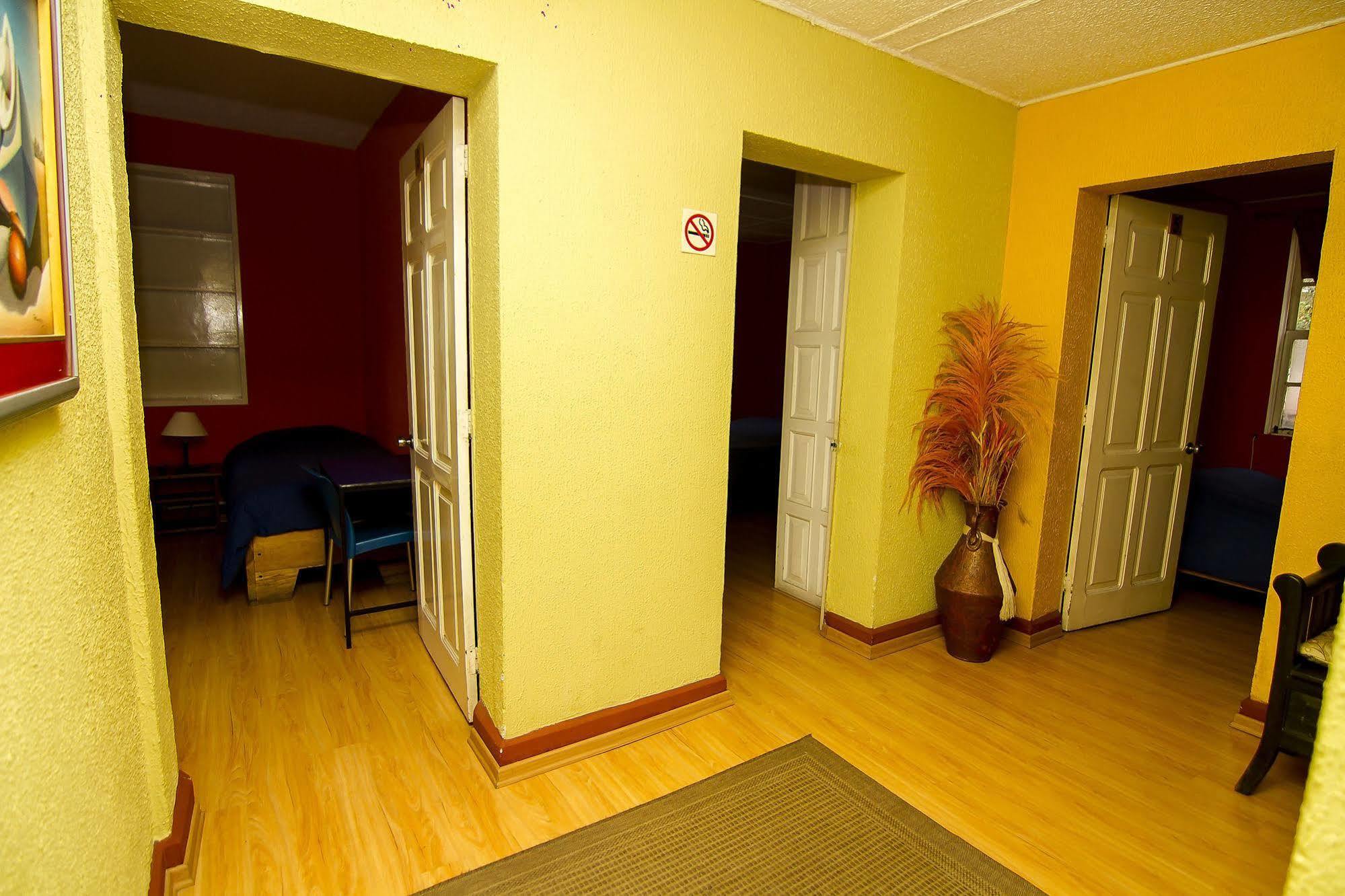 Hostal Alcala Кіто Екстер'єр фото