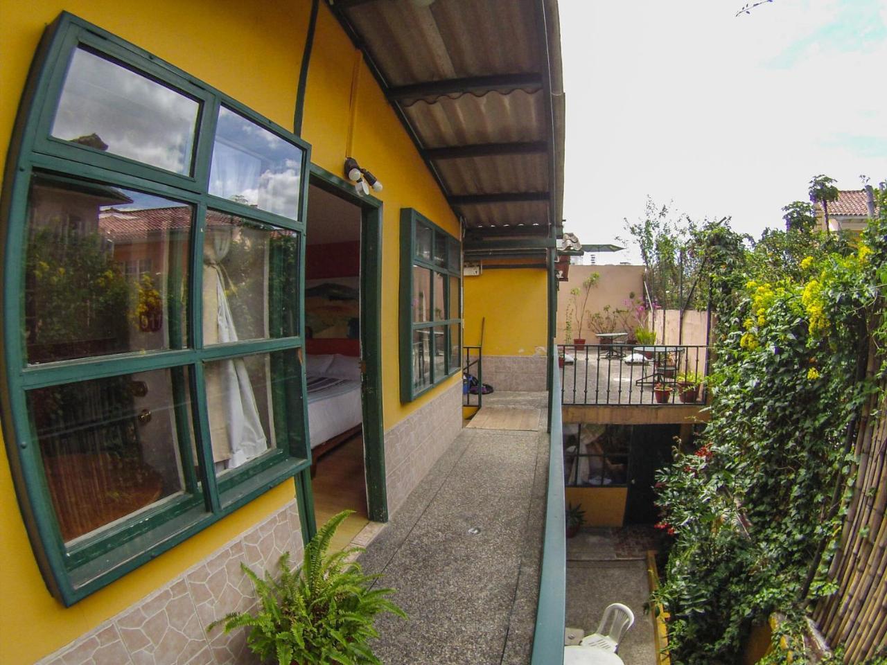 Hostal Alcala Кіто Екстер'єр фото